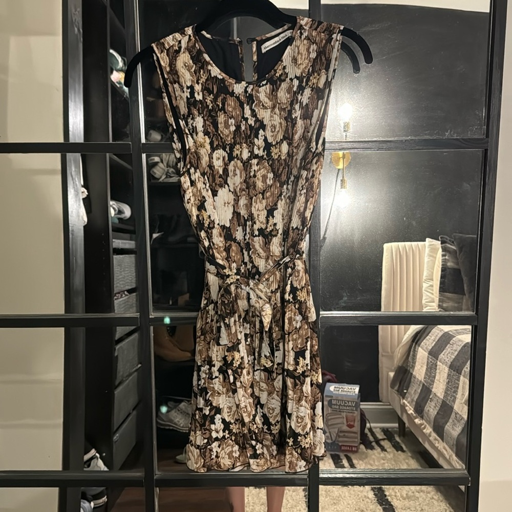 Abercrombie & Fitch tie waist shift dress